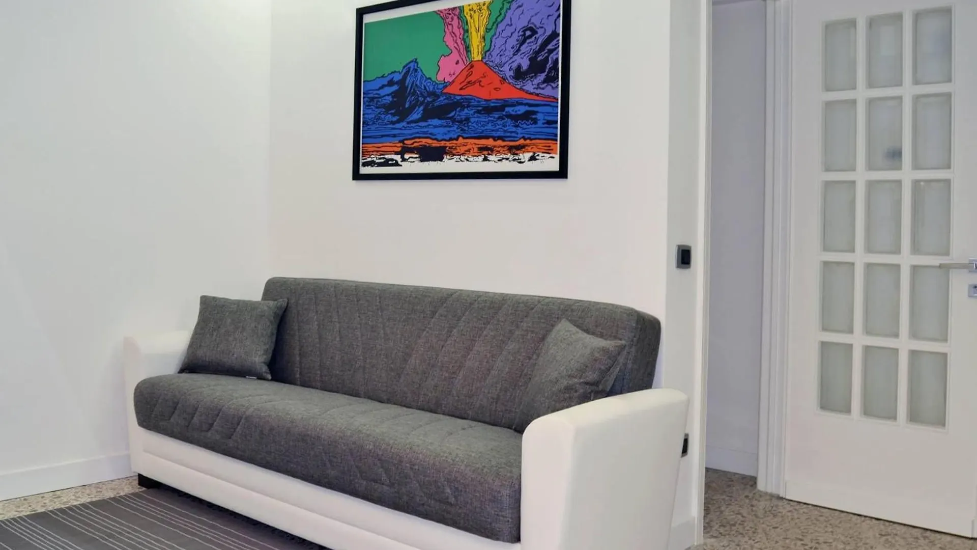 Napoli Centro, Dm Luxury Apartments