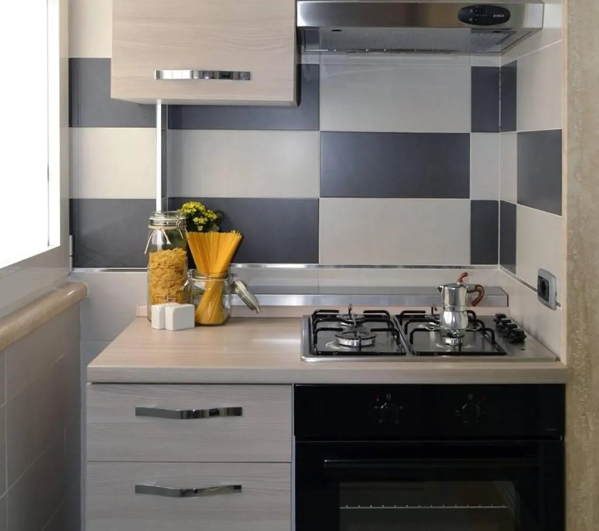 Napoli Centro, Dm Luxury Apartments