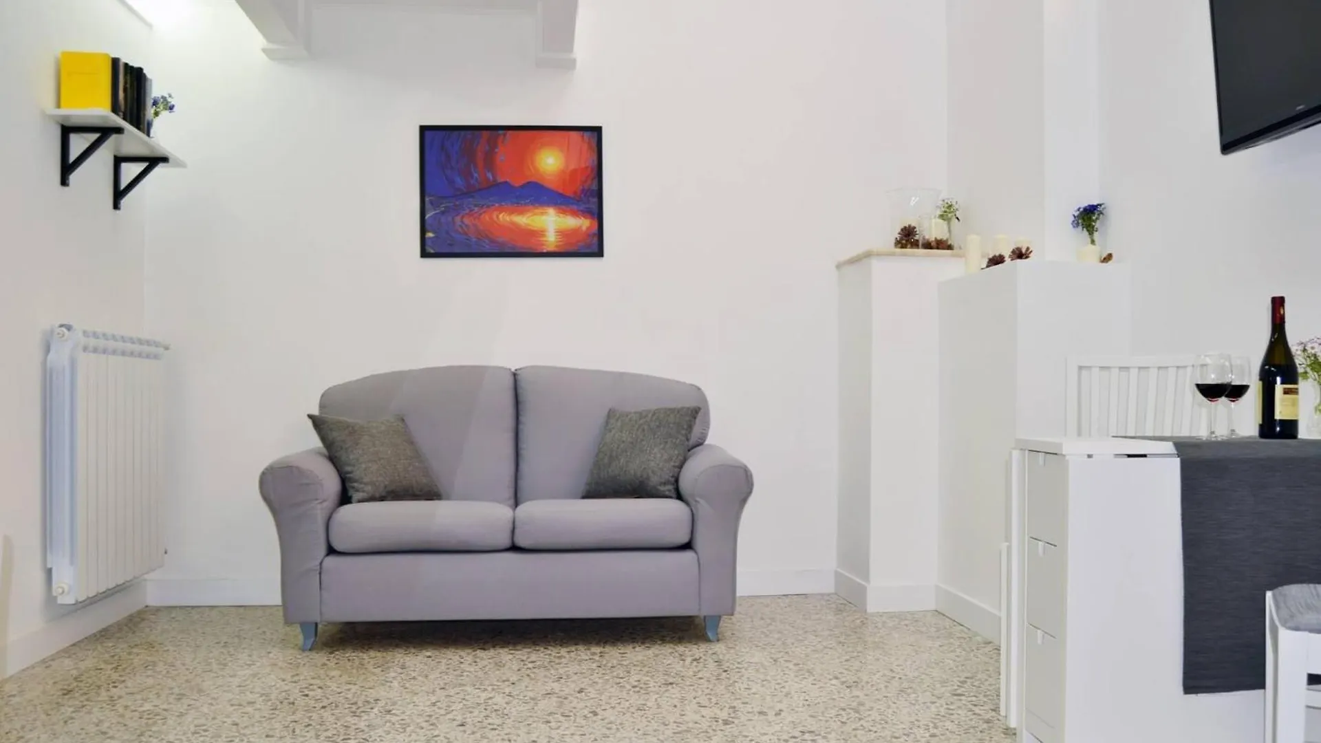 Napoli Centro, Dm Luxury Apartments